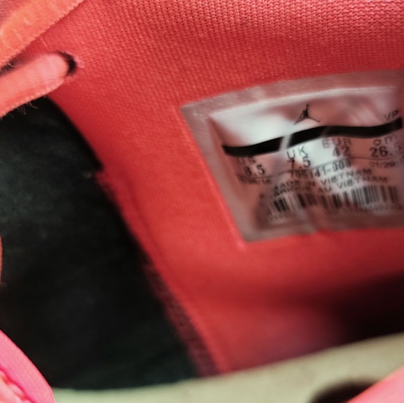 Jordans men 8.5 - Picture 10 of 10